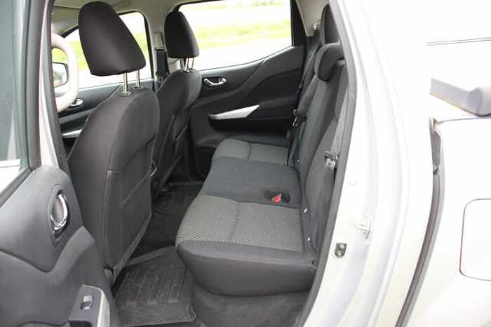 Nissan Navara 2.3 Acenta dCi Double Cab 4x4