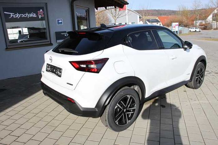 Nissan Juke 1.6 N-Connecta Hybrid 4AMT