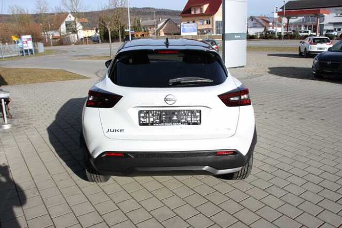 Nissan Juke 1.6 N-Connecta Hybrid 4AMT