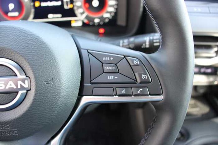 Nissan Juke 1.6 N-Connecta Hybrid 4AMT