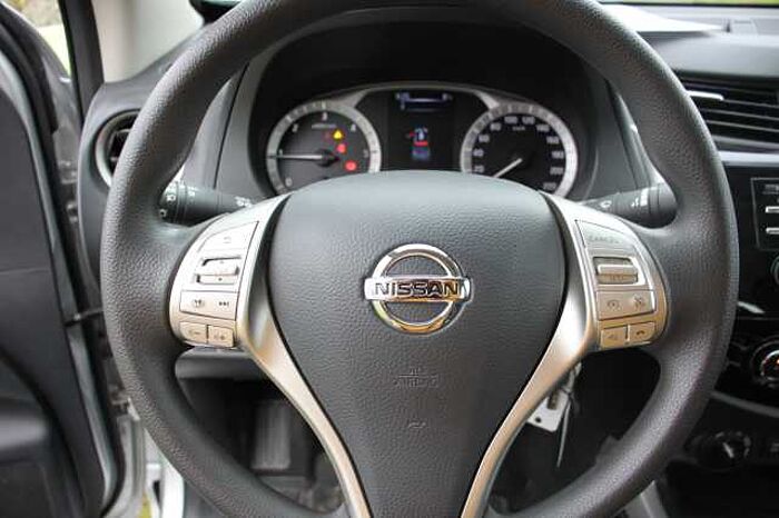 Nissan Navara 2.3 Acenta Double Cab 4x4