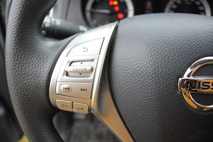 Nissan Navara 2.3 Acenta Double Cab 4x4