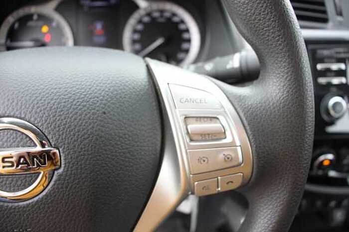Nissan Navara 2.3 Acenta Double Cab 4x4
