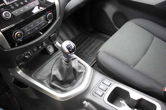 Nissan Navara 2.3 Acenta Double Cab 4x4